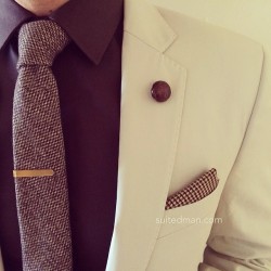 realsuitedmen:  The Details: Tie - Cocoa Wool; Pocket Square - Brown Houndstooth w/Cream Edge; Lapel Pin - Cocoa Leather Button. Tie Bar - Antique Gold. Available @ www.suitedman.com 