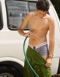 gayboy-de:  so makes car wash fun