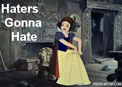 livelaughlyme:  taylorswift, Snow White knows how to “Shake It Off!” 