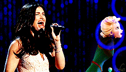 kpfun:  Idina Menzel and Elsa sings “Let It Go,” the 86th Annual Academy Award