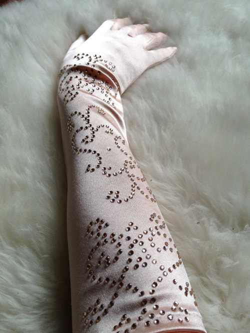 Custom Damask Burlesque Gloves in Available Colours Made to Order for your Bridal Party by DelilahBurlesque http://ift.tt/1XijYnE