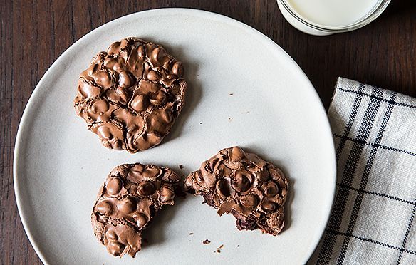 alliesgettinghealthy:  food52: Whether you’re eating chocolate cookies or Meyer