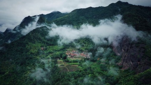 Crouching Tiger Hidden Dragon Resort, &ldquo;Chayuan Village,&quot; Suichang County, Zh