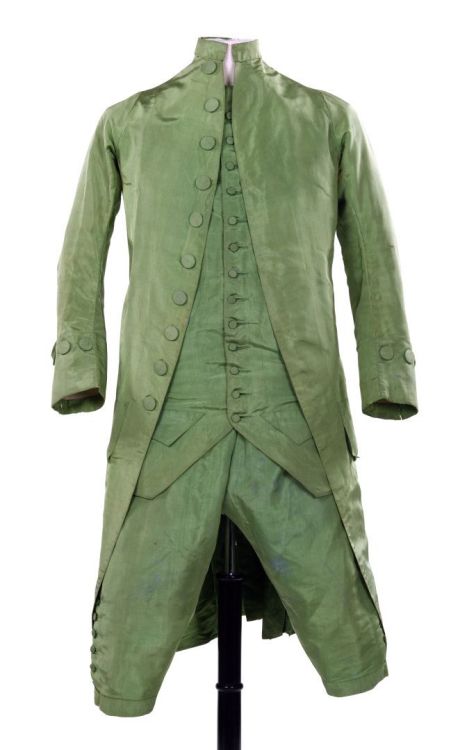 Suit ca. 1785From Enchères Sadde via Interencheres