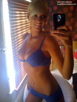 hot-selfpic-girls:  Sexy Selfshot Girl: http://bit.ly/1b9Xiza