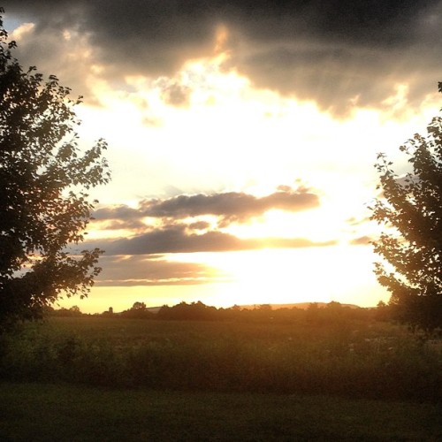 Dear 5:30a, fuck you. At least you gave me some good #skyporn to watch. #cloudporn #clouds