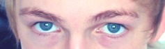 amazingemmaisonfire:  wherethejetpacksgo:Nash griers eyes cower in shame   Omg the