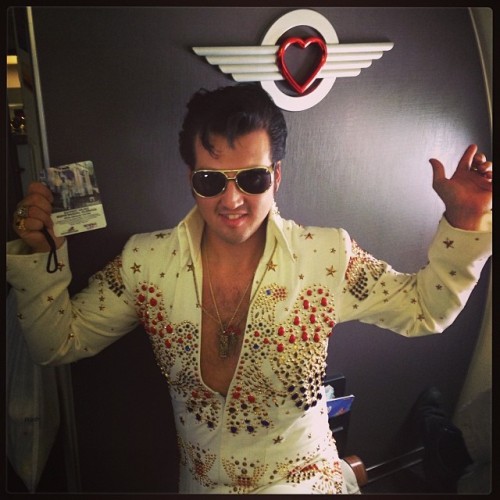 #elvis @southwestair #elvisat35kfeet #luvmemtender