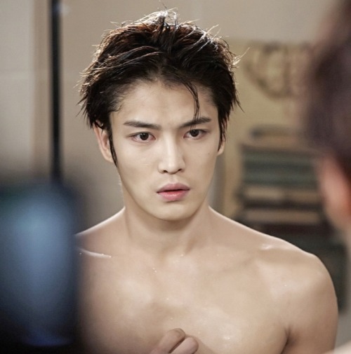 ilovekimjaejoong: (˶ॢ‾᷄﹃‾᷅˵ॢ) ‘SPY’ His shower scene was shot at the KBS studio in Su-won, Gyeong-gi do. It was a scene of Seon-woo taking a shower, having concerns on being in charge of espionage regarding Soo-yeon(Chae Soo-bin).
