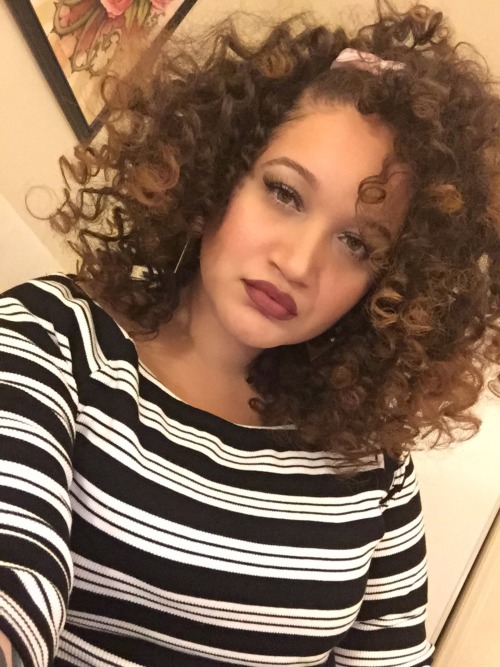 exoticplusmodel:  Curly hair 😍😍😍 I’m so mixed up sheesh  Wanna know what I’m mixed with? Check out my about me on my site www.iLoveExoticPlus.xxx 😏💦