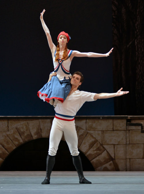 Ekaterina Krysanova and Igor Tsvirko in Flames of Paris, Bolshoi Ballet, August 2016. © Da