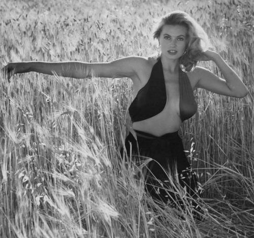 noonesnemesis:  Anita Ekberg photo by Andre de Dienes 1954 