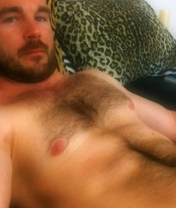 sdbboy69:  Love Str8Cam Jeff  Want to see more? Check out my archive at http://sdbboy69.tumblr.com/archive