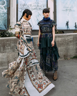snappedbybenjaminkwan:  Mademoiselle Yulia and Kozue Akimoto at Sacai SS 2019 Snapped by Benjamin KwanParis Fashion Week  