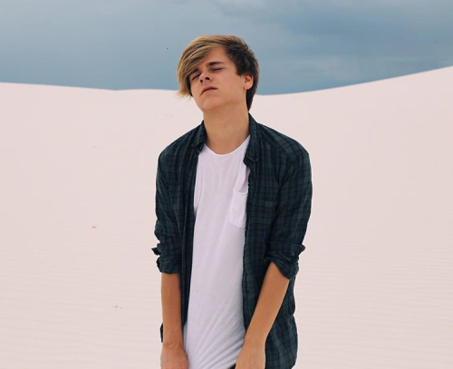 lxkekorns:  lukekorns: I promise I&rsquo;m not pouting. I&rsquo;ve simply been blinded by th