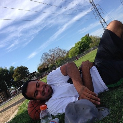 Pregame wind down. Haha #hellyeah #niceday #tapiatio @el_tiger32 (at Linear Park Balln)