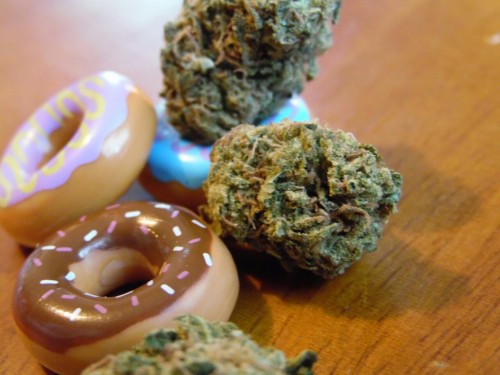 smoketogethighcustheworldissolow:  I got another doughnut