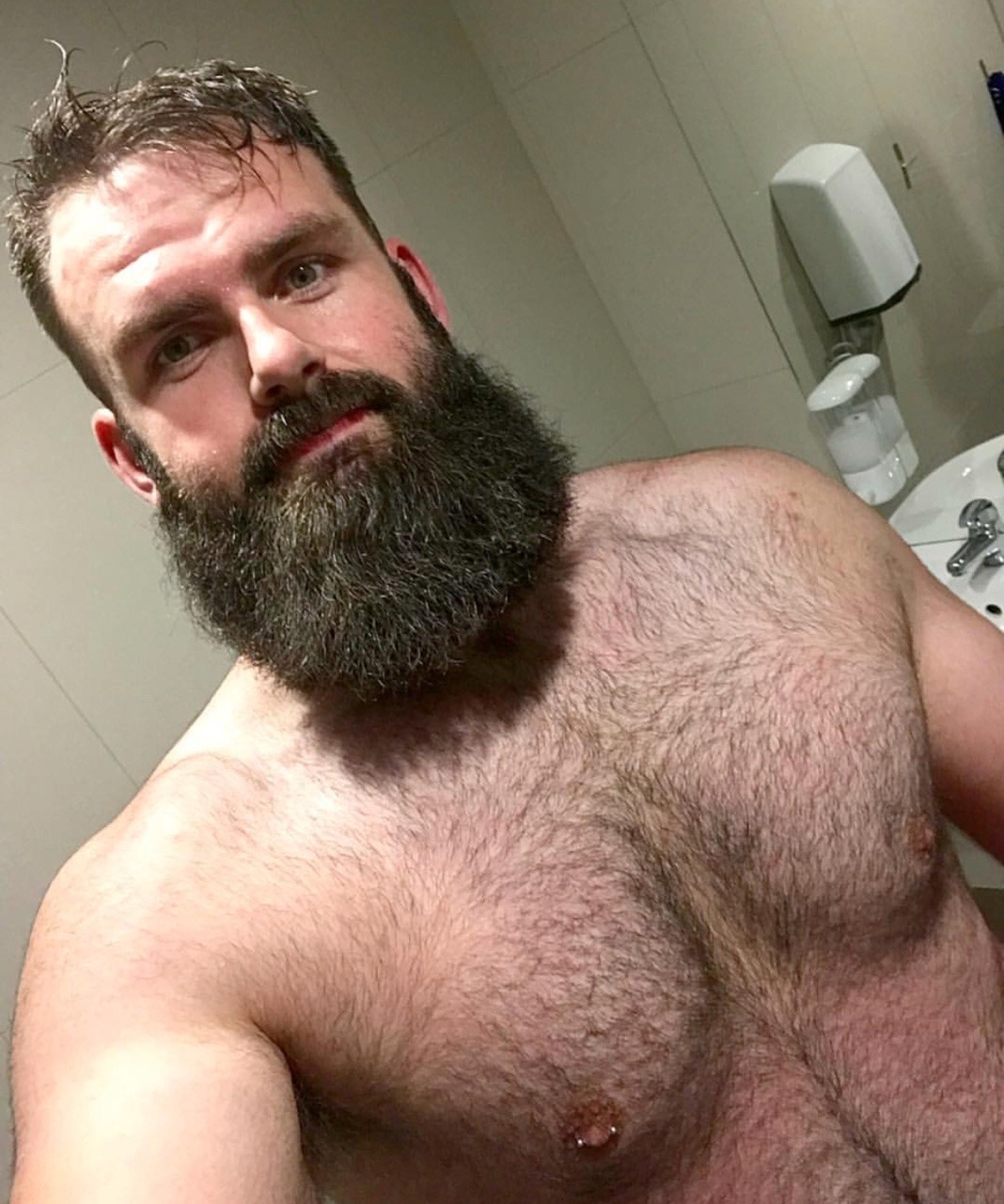 furrytrade:  Follow both of my blogs @ http://furrytrade.tumblr.com/ &amp; http://dirtyrabbithole.tumblr.com