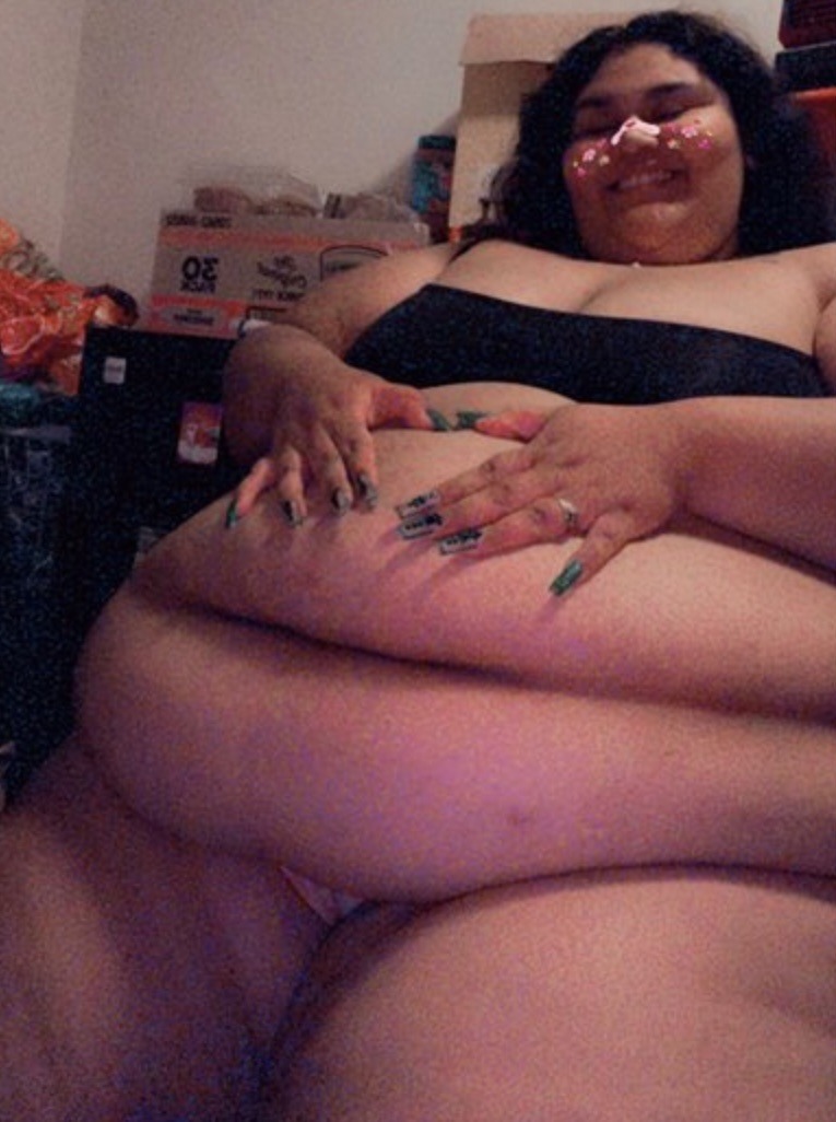onlyfats723:ssbbwchan:492 lbs and counting 🐷https://onlyfans.com/hunnybunzzz3Huge