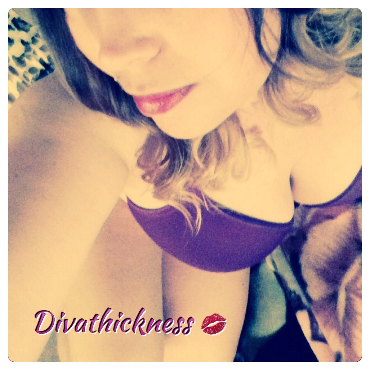 divathickness:  Happy hump day sexies 💋