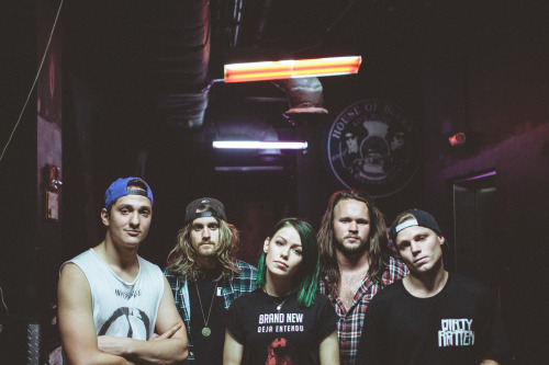 samsanromanphoto:Outtakes from a recent shoot I did with Tonight Alive while out on the Honeymoon Tour! Catch them out in the UK with The Summer Set and Chunk! No, Captain Chunk!
