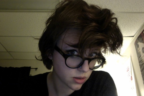 thylacine-queen:so i just took my hair down after bumpin it all day and it’s doing this thing 