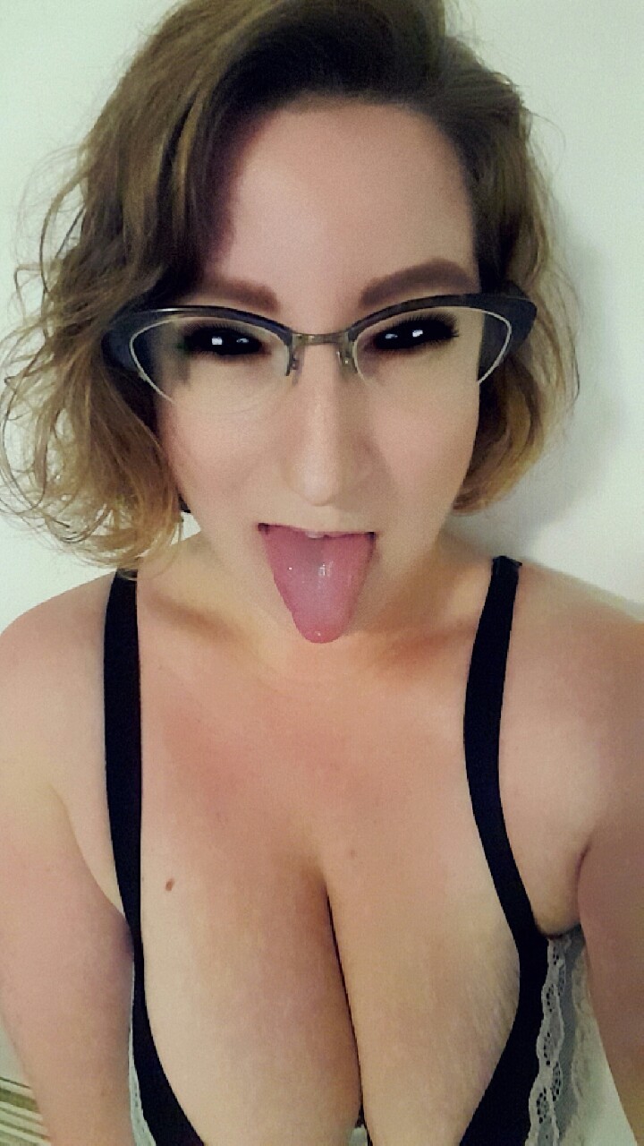 badsuccubus: Sunday night is made for sinning.  Your will is already so weak that