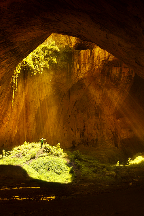 wonderous-world:  Hello World by Silvia S.