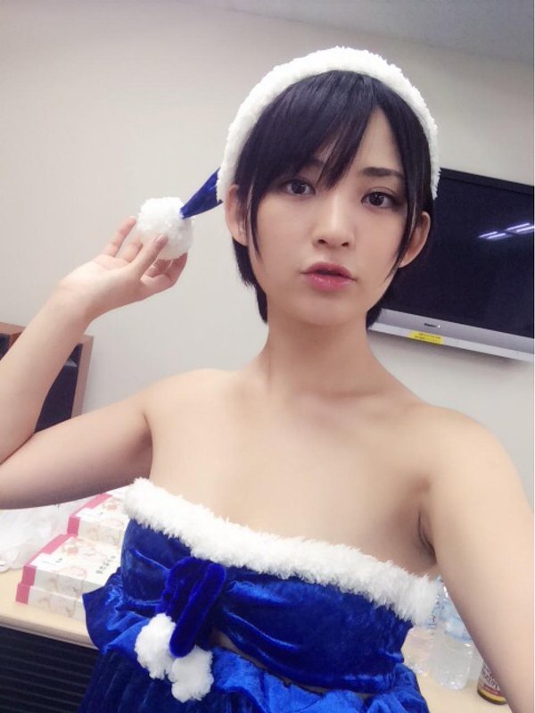 funkyfunx:  鈴木咲さんはTwitterを使っています: “過去一番楽しかったクリスマスは、オタク仲間の家に飲み物や食べ物を持ち寄って、アニメや薄い本を読みながらどんちゃん騒ぎをしたクリスマスなんて微塵も感じさせないお泊まり…