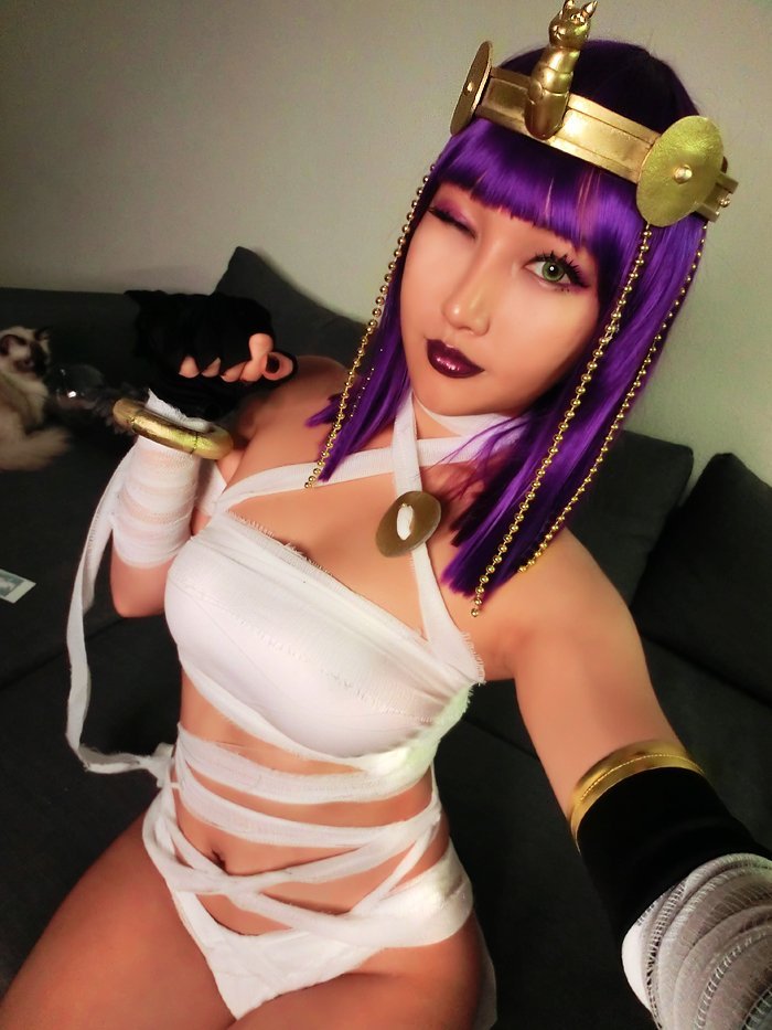 just-lewds:  Menat Cosplay &lt;3