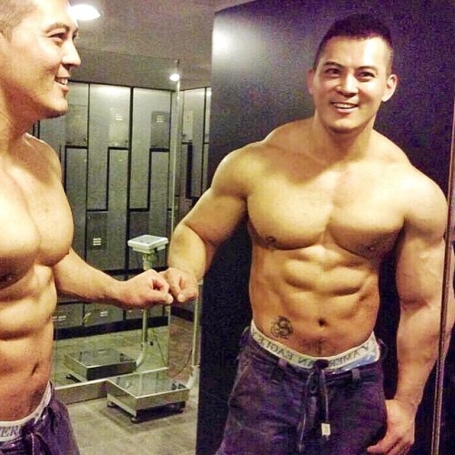 Twins. by kaletw instagram.com/p/0cH8QLABCA/