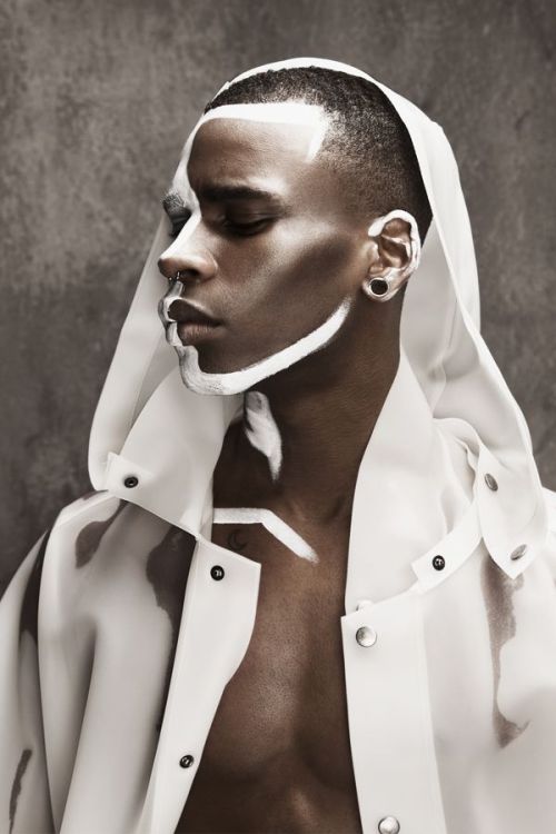 N°129 Men with Makeup #2(Picture from Stylenoir Magazine)