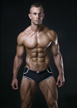 muscle-nerd:  Adam Parr