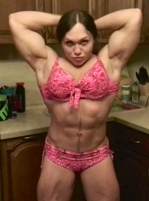 zimbo4444:  ..Natalia Trukhina..sexy kitchen muscle..   💪👩👍  She is so sexy!!!!!!