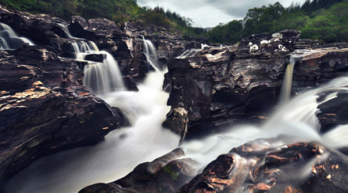 tirairgid: Scottish Highlands by Killian Schönberger