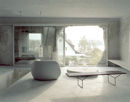 subtilitas:  Brandlhuber+ - Anti-villa, conversion of a former storage building for a garment company, Krampnitzsee 2014 (prev). Via archdaily, domus, photos © Erica Overmeer.  Keep reading 