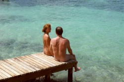 benadameve:  Blessed is the couple who enjoy being naked together outdoors!! 