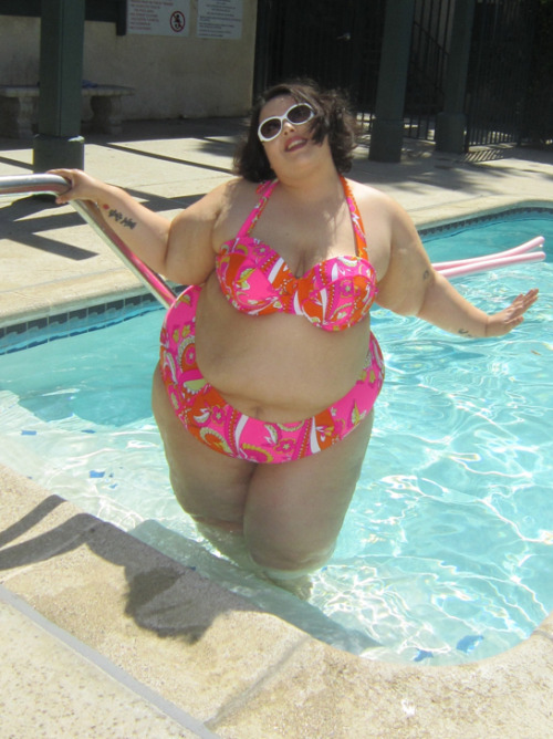 anactingangel:  I am absolutely in LOVE with this fatkini from Lane Bryant!!! I was out dorking arou