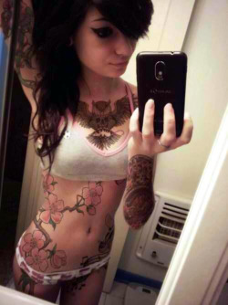 girlstattoosraves:  hot girl