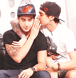 twintalkstime:  jai & luke + touching each other 