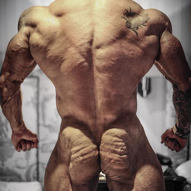 lkng4hngtop: themuscleboyg: Miha’s butt!!!!!!! https://www.instagram.com/miha.zupan/