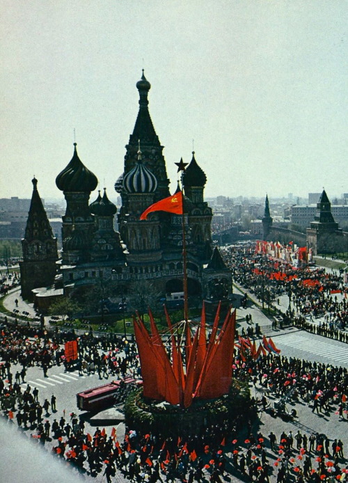 vintagenatgeographic - Moscow’s Red Square explodes during May...