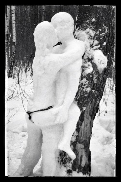 she-wears-bluevelvet:  Sex is like snow, you never know how many inches you are going to get..or how long it will last…..