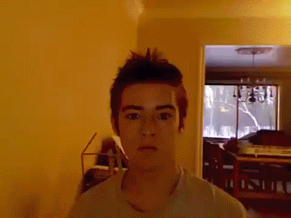 sizvideos:  Guy took a selfie everyday for 8 years. Watch the full video! 