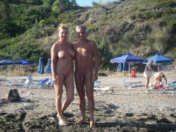 naturistelyon:  Couple à la plage Couple