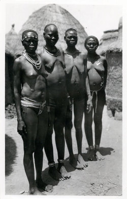   Ethiopian women, by Rosa Covarrubias, via UDLAP Bibliotecas  