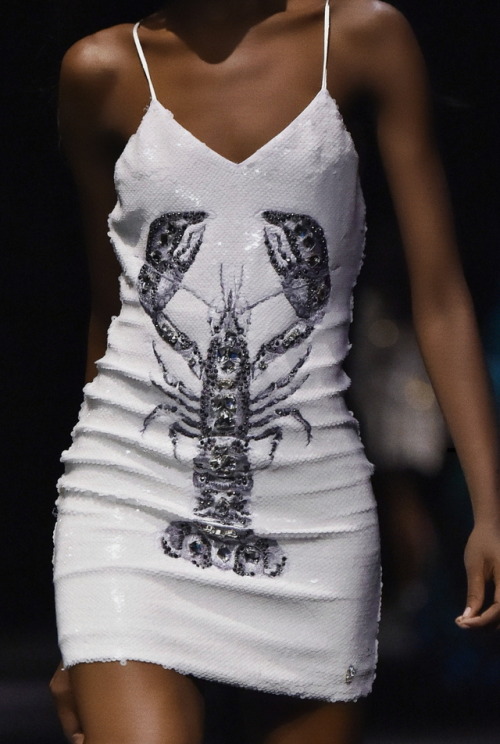 RUNWAY DOLL