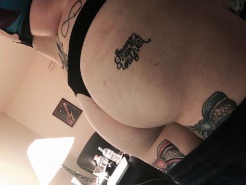 kenzierose-suicide:  Reblog to spank the booty 