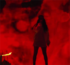 rihannanavyhn:  Rihanna & Eminem performing at the 2014 MTV Movie Awards. 