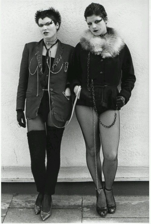 angryveganfeminist-blog:Punk girls photographed by Steve Johnston, London 1977